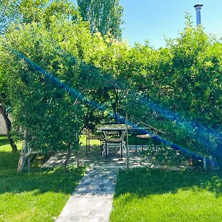 Hysaj Апартаменты